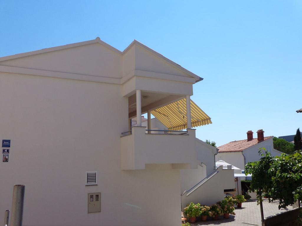 Apartments Kekica Novalja Luaran gambar