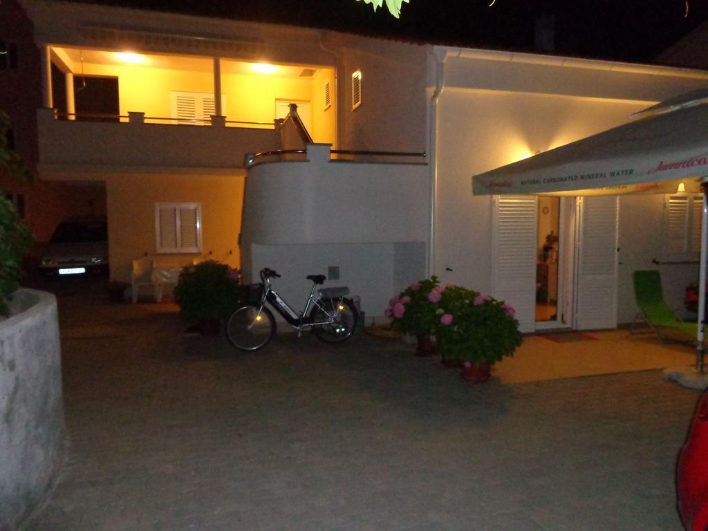 Apartments Kekica Novalja Luaran gambar